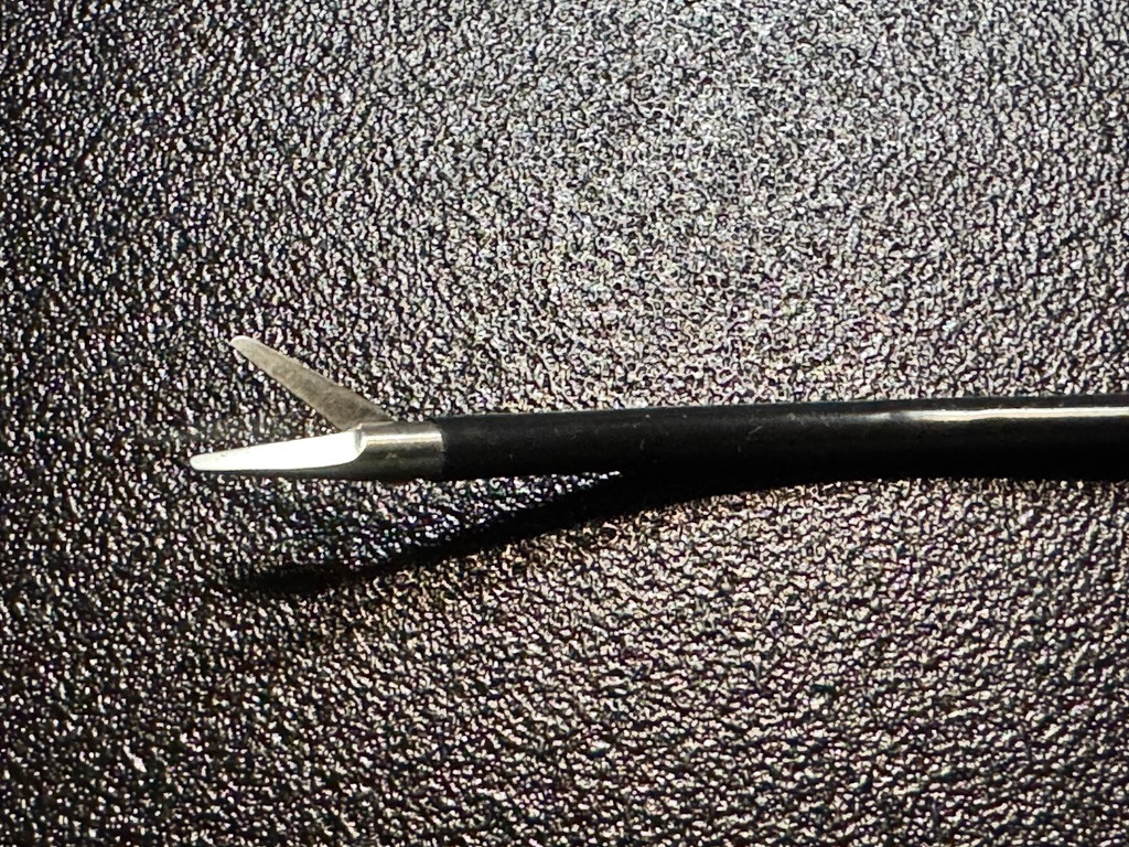 Blade photo of Snowden-Pencer 88-5098 EndoForehead Ramirez Scissors F