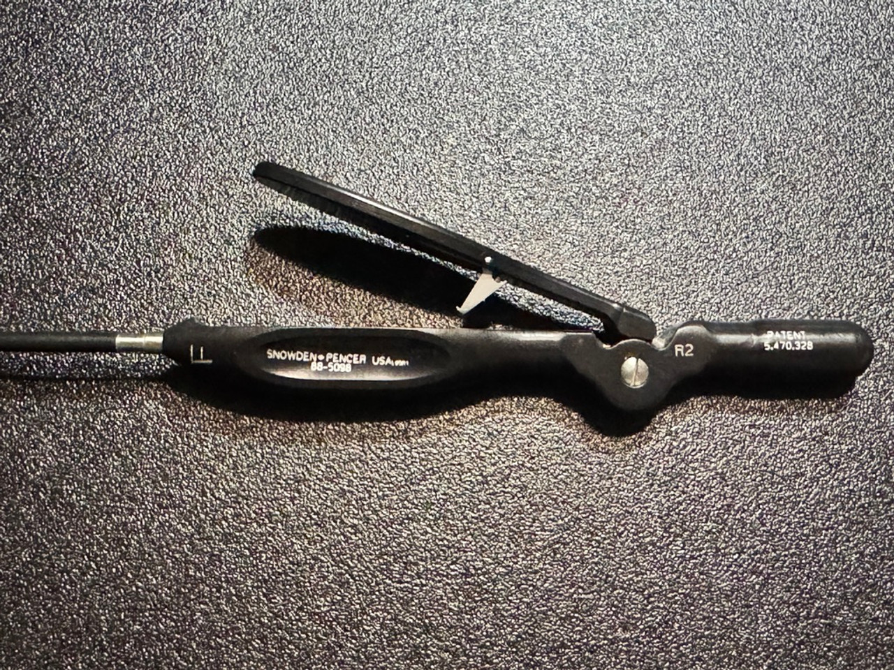 Handle photo of Snowden-Pencer 88-5098 EndoForehead Ramirez Scissors F Handle photo of Snowden-Pencer 88-5098 EndoForehead Ramirez Scissors F