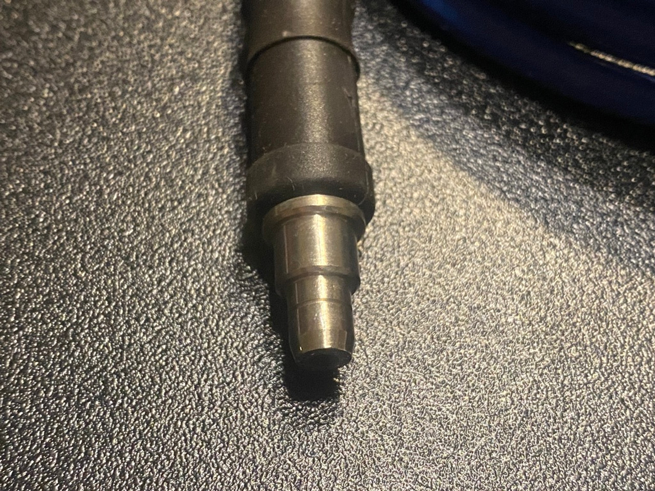 Light connector photo of Invuity EIGR 11285 Fiber Optic Light Cable