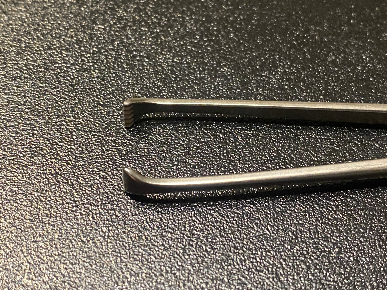 Jaw photo of Aesculap EA018R Allis Forceps, 10"