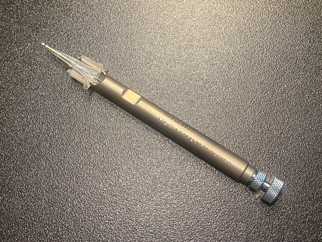 Handle photo of Duckworth & Kent The Unfolder Platinum 1 IOL Injector Handle photo of Duckworth & Kent The Unfolder Platinum 1 IOL Injector