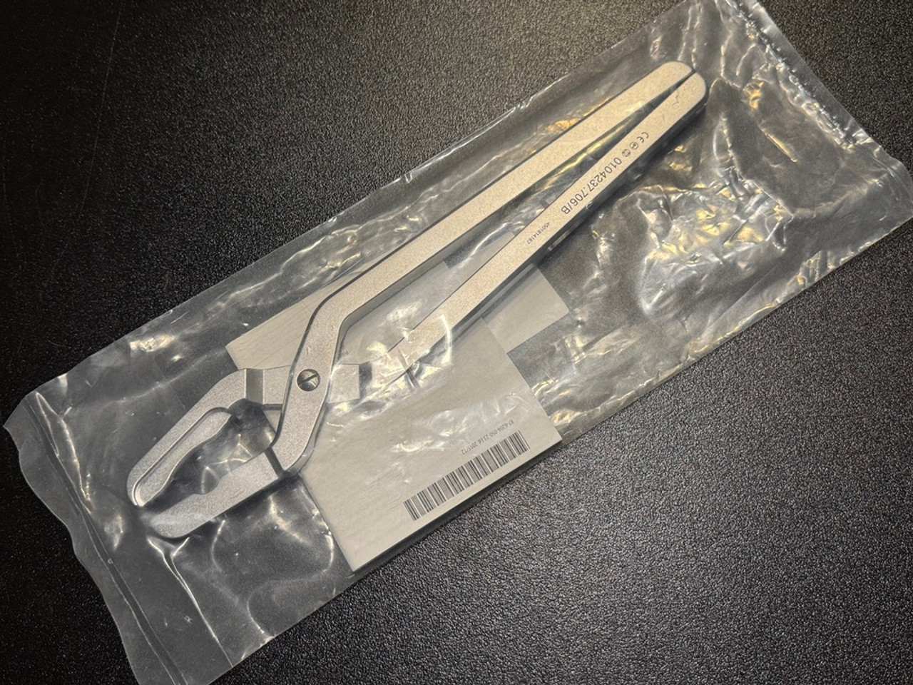 Zimmer 01.04237.706 Anatomical Shoulder Fracture Holding Forceps (New)