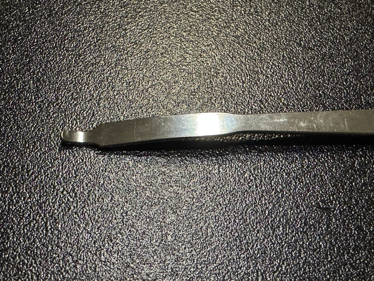 Blade photo of Arthrex AR-13210 Low Profile Hohmann Retractor, 8mm