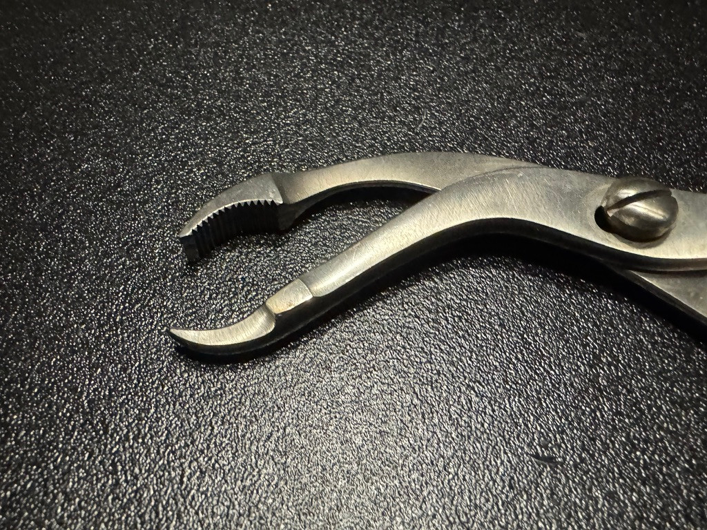 Zimmer 4816-22 Self Centering Bone Holding Forceps w/ Speed-Lock, 7.5