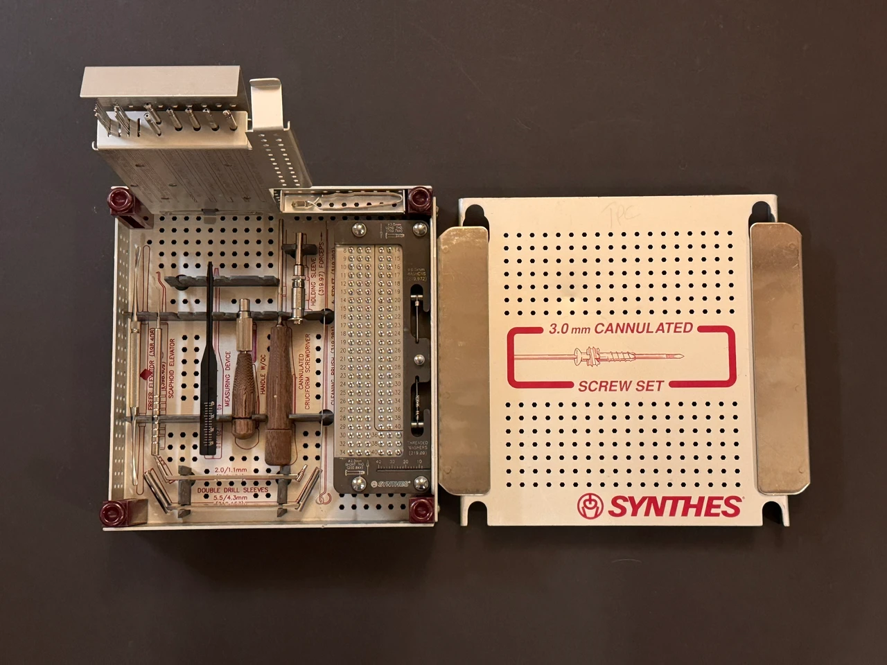 Photo of Synthes 105.17 3.0mm Cannulated Screw Set