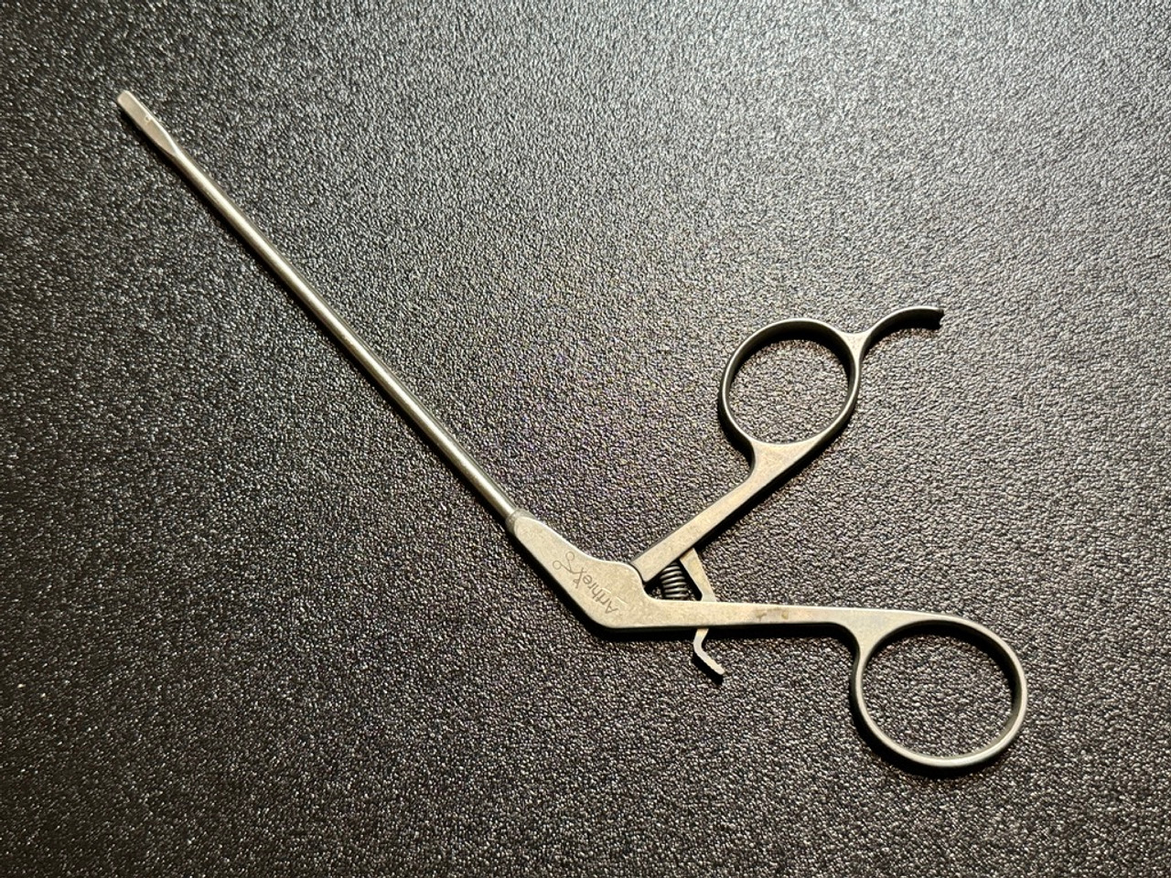 Handle photo of Arthrex AR-12250 Arthroscopic Suture Cutter, STR, Closed End, 4.2mm Handle photo of Arthrex AR-12250 Arthroscopic Suture Cutter, STR, Closed End, 4.2mm