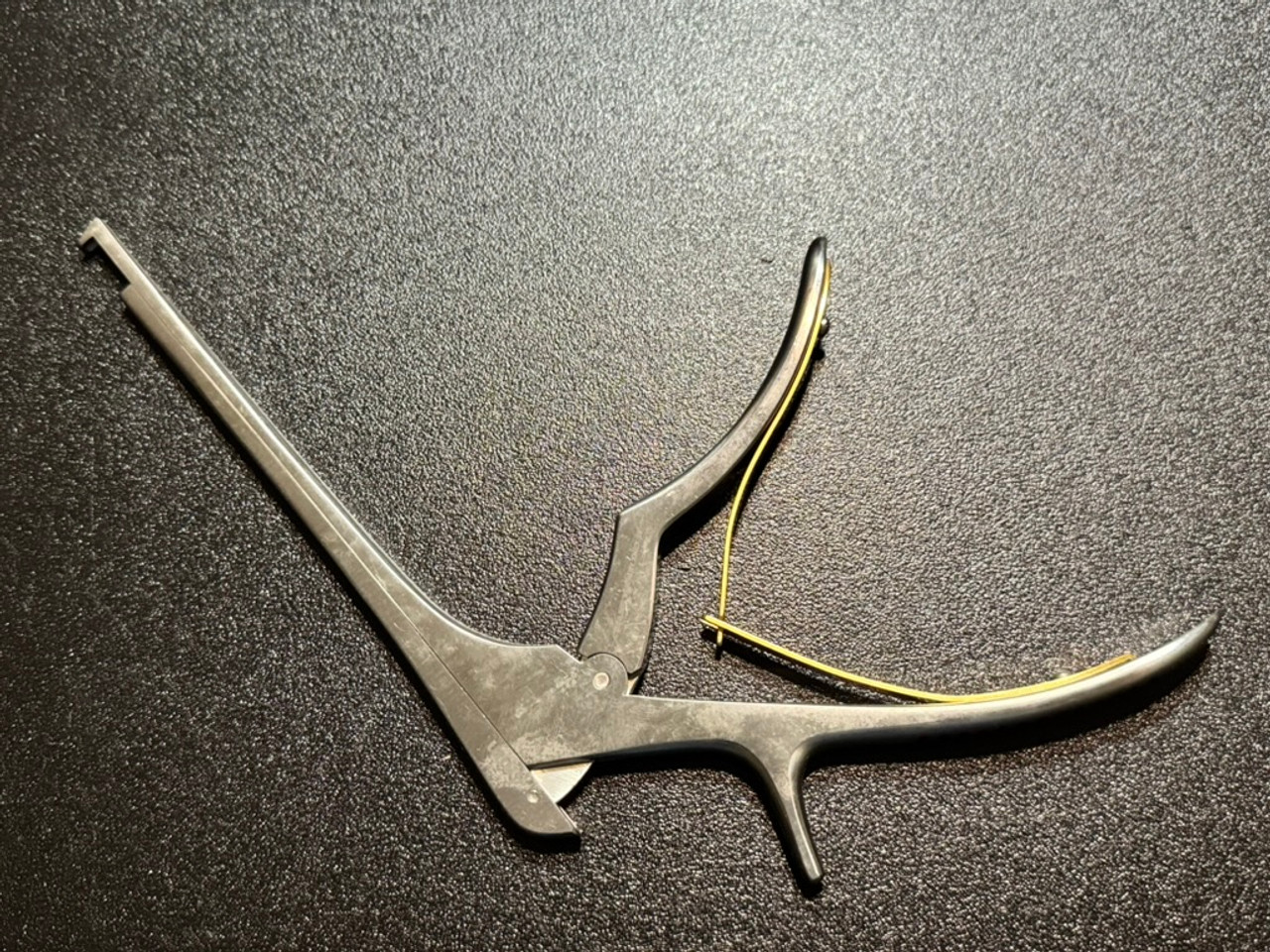 Handle photo of V. Mueller NL4070-064 Spurling Kerrison Rongeur, 90° Up, 4mm, 6"