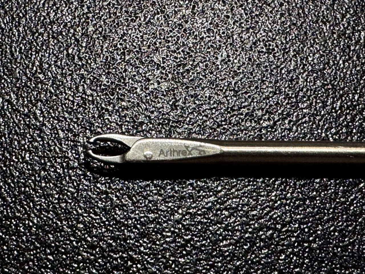 Jaw photo of Arthrex AR-12540 Arthroscopic Suture Retriever, STR, 3.4mm