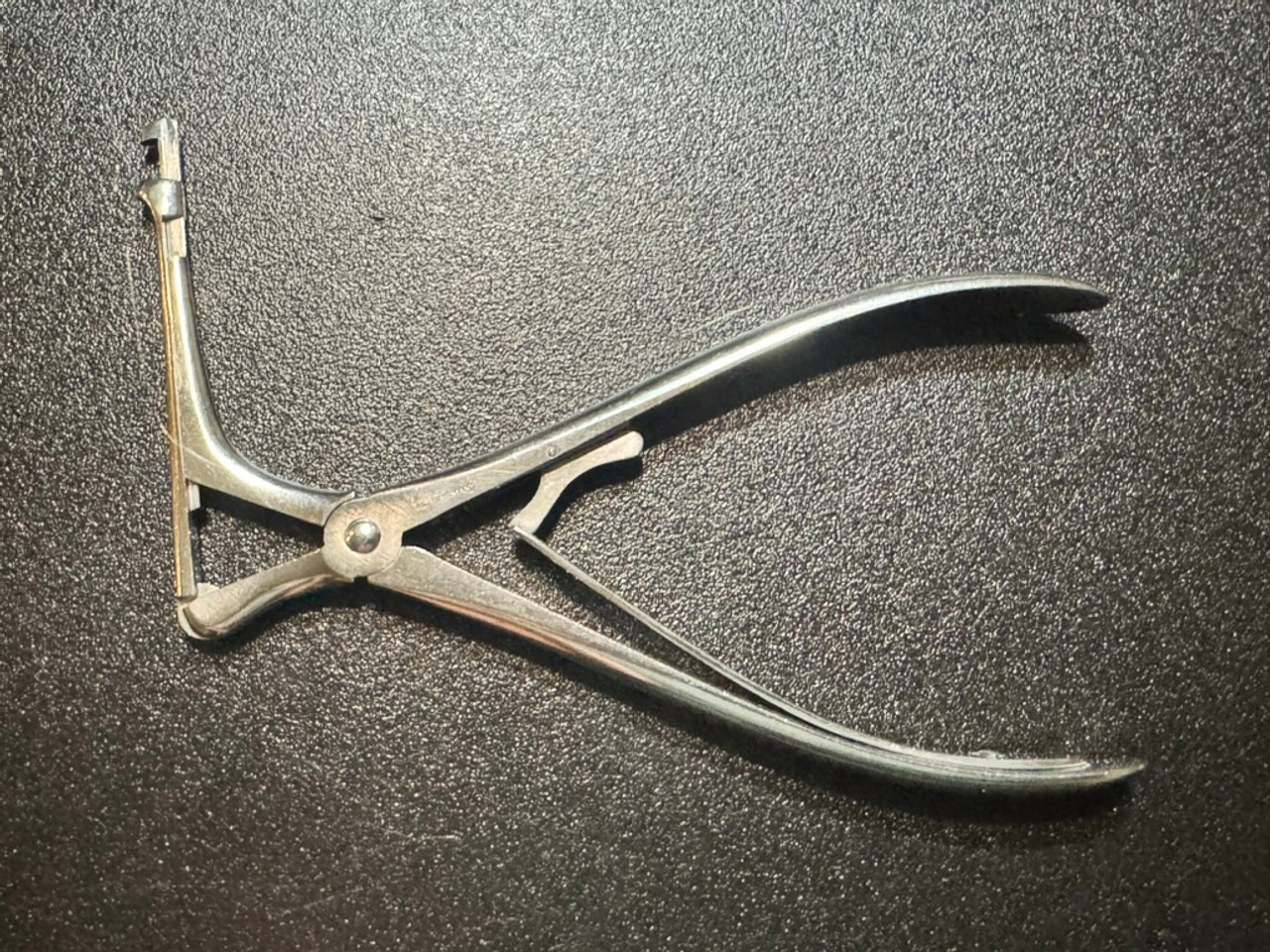 Handle photo of V. Mueller RH551 Sphenoid Punch Forceps, Thru-Cut, 2mm