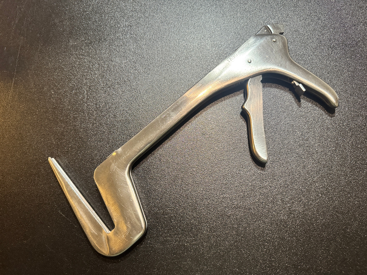 Photo of US Surgical TA90 Reusable Stapler