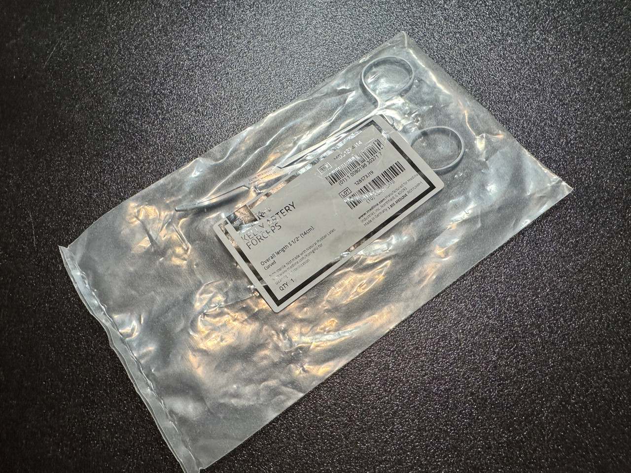 Photo of Konig MDS1224114 Kelly Artery Forceps, CVS, 5.5" (New)