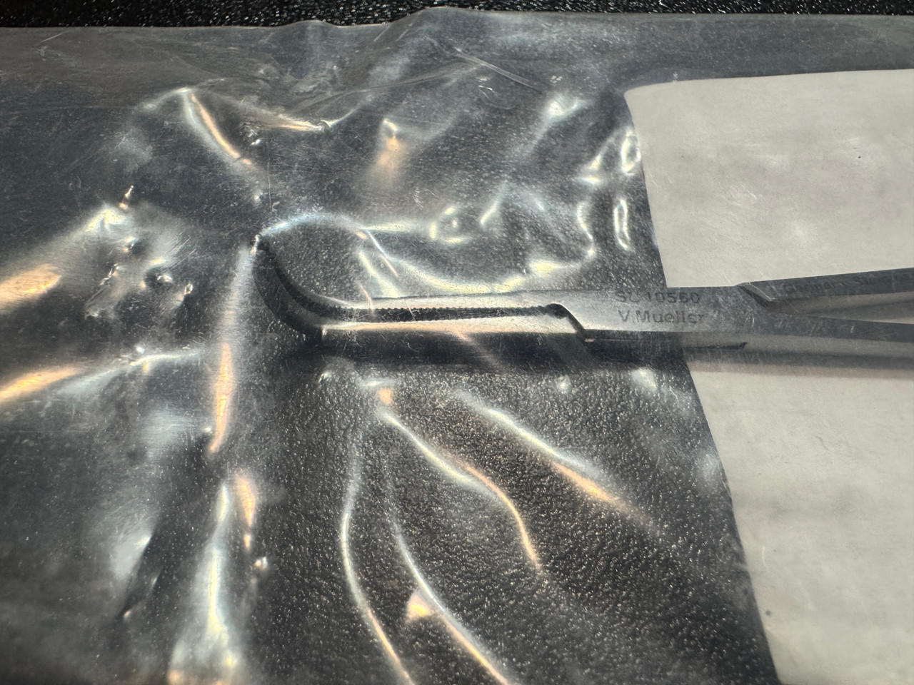 Jaw photo of V. Mueller SU10560 Meeker Artery Forceps, 90°, 7" (New) Jaw photo of V. Mueller SU10560 Meeker Artery Forceps, 90°, 7" (New)