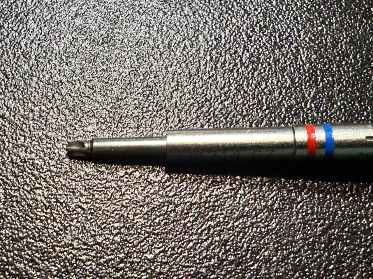 Tip photo of Synthes 314.67 Screwdriver Blade & Holding Sleeve for 1.5/ 2mm Screw Tip photo of Synthes 314.67 Screwdriver Blade & Holding Sleeve for 1.5/ 2mm Screw