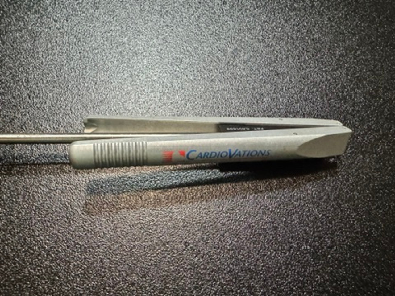 Handle photo of CardioVations FR-SND-22-5 MICS Valve Grasping Forceps Handle photo of CardioVations FR-SND-22-5 MICS Valve Grasping Forceps