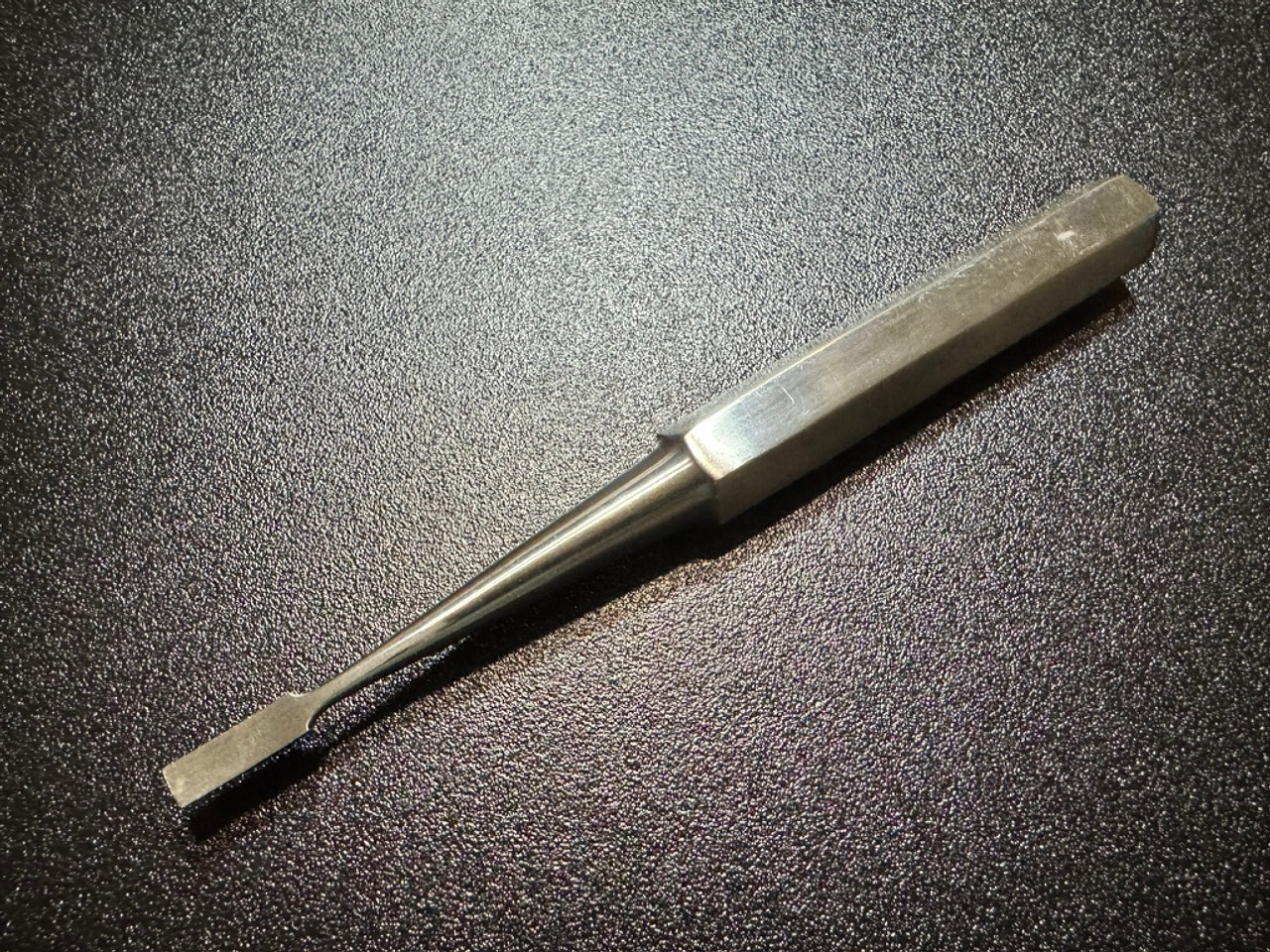 Photo of Aesculap FK410R Key Elevator, STR, 6.4mm X 20mm Photo of Aesculap FK410R Key Elevator, STR, 6.4mm X 20mm