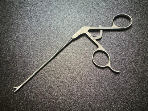 Arthrex AR-12500SR Arthroscopic Blunt Tip Grasper, STR, 3.4mm