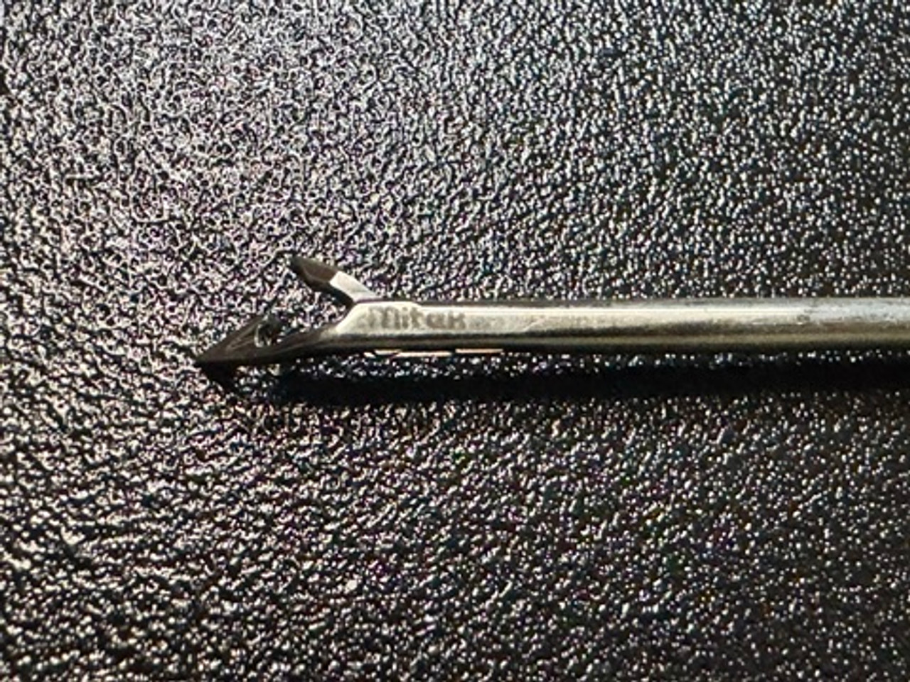Jaw photo of Depuy Mitek 214603 TAG Penetrating Suture Grasper, 45° Right