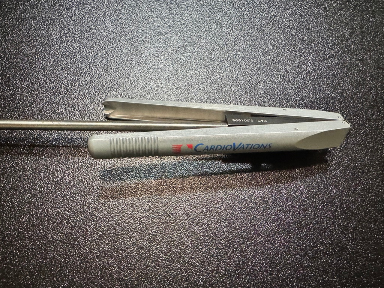 Handle photo of CardioVations SC-90C-22-5 MICS Curved Metzenbaum Scissors Handle photo of CardioVations SC-90C-22-5 MICS Curved Metzenbaum Scissors