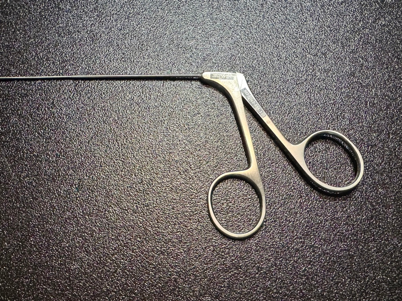 Handle photo of Stryker 502-555-200 Semi-Flexible Biopsy Punch, 5 Fr, 41cm