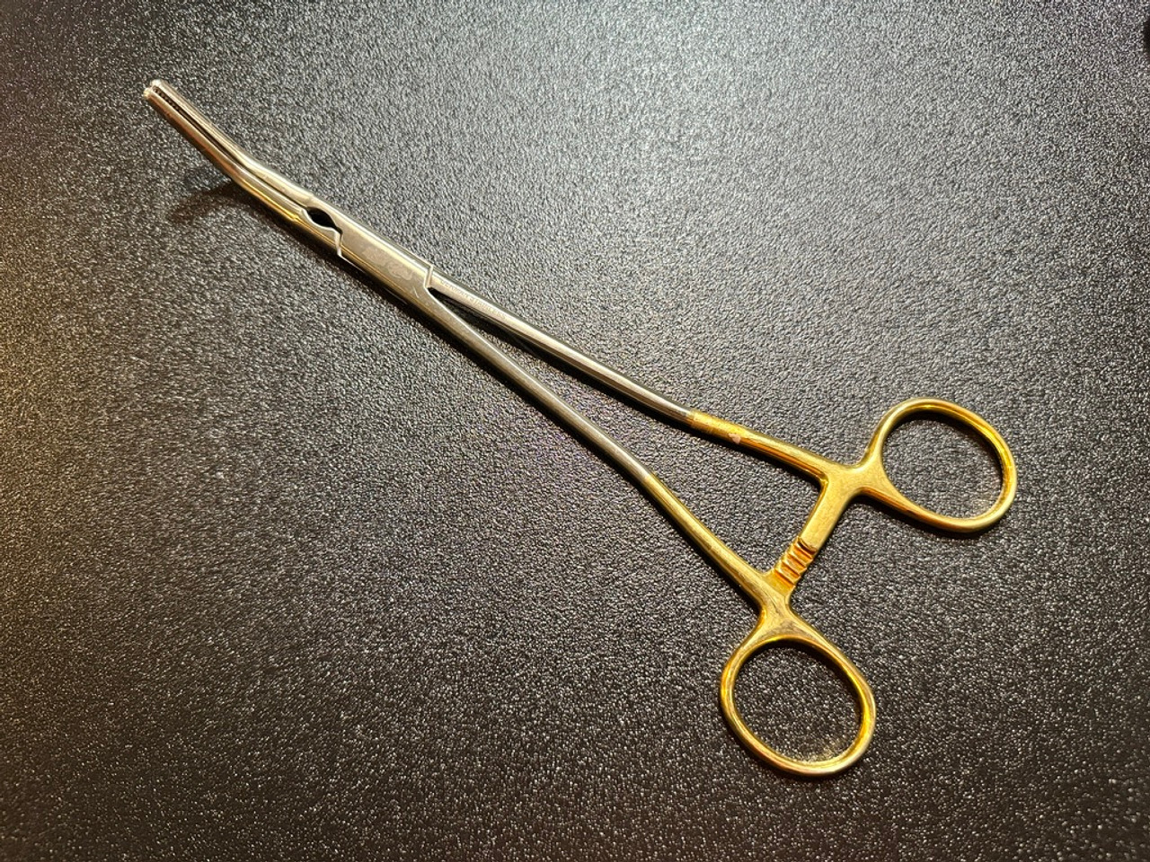 Handle photo of Symmetry 52-9994 Zeppelin Atraumatic Hysterectomy Clamp, ANG, 9.5"