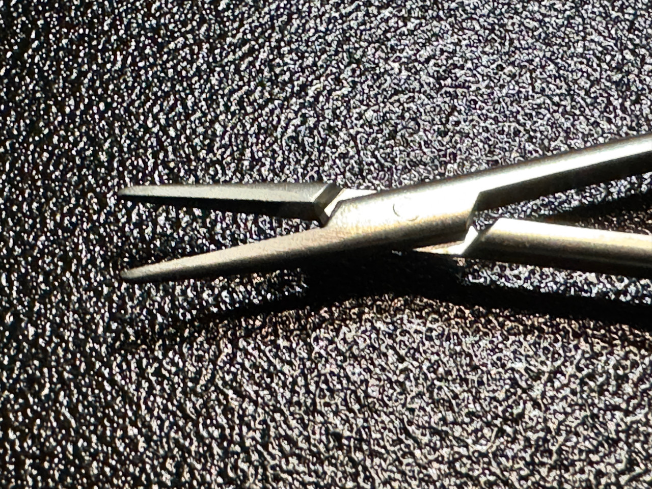 Jaw photo of Snowden-Pencer 32-5374 Double Action Needle Holder, 8.25" (New)