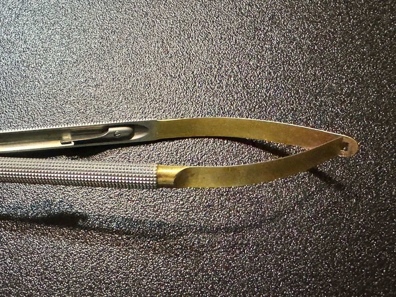 Handle photo of Snowden-Pencer 32-5487 Micro Diamond-Jaw Castroviejo Needle Holder, STR, 8.25"