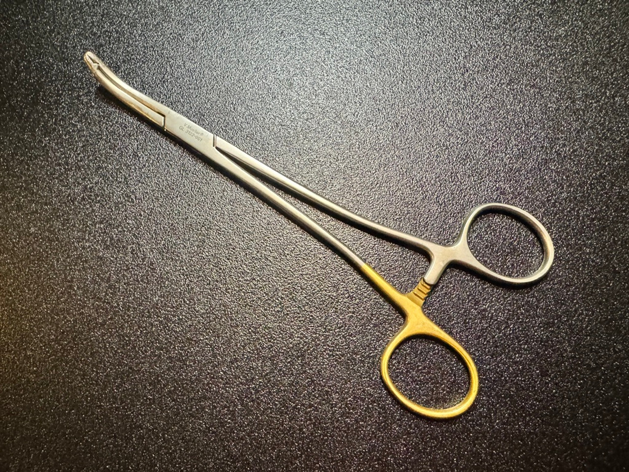 Handle photo of V. Mueller GL3122-001 Glenner Uterine Forceps, CVD Left, 8.25" Handle photo of V. Mueller GL3122-001 Glenner Uterine Forceps, CVD Left, 8.25"