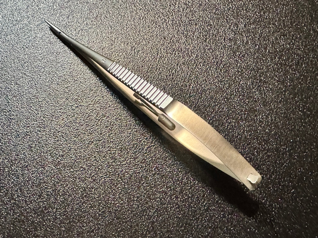 Side photo of Snowden-Pencer 32-5455 Micro Diamond-Jaw Delicate Castroviejo Needle Holder, 7" (New)