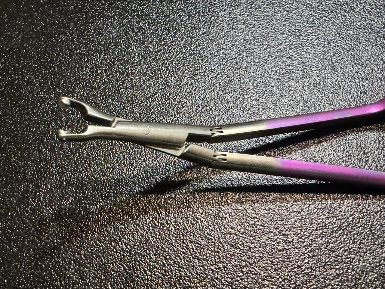 Jaw photo of Aesculap FT402T Yasargil Mini Titanium Vario Aneurysm Clip Applier Jaw photo of Aesculap FT402T Yasargil Mini Titanium Vario Aneurysm Clip Applier