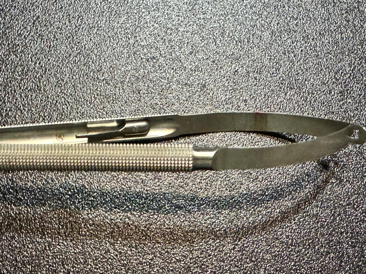 Handle photo of Snowden-Pencer 32-5493 Castroviejo Delicate Needle Holder, STR, 8.25"