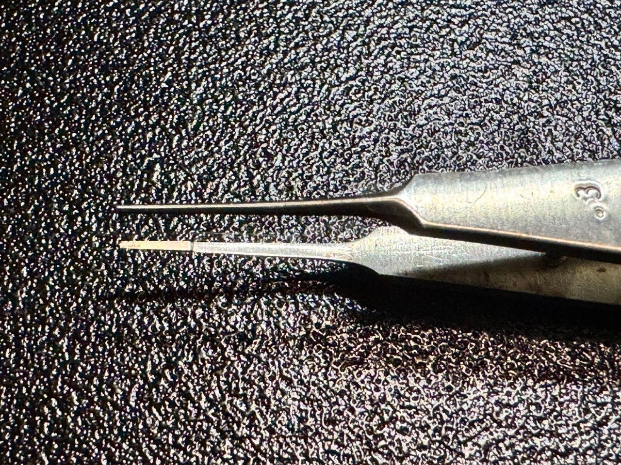 Jaw photo of V. Mueller OP3308-002 Castroviejo Suturing Forceps, 0.3mm Teeth