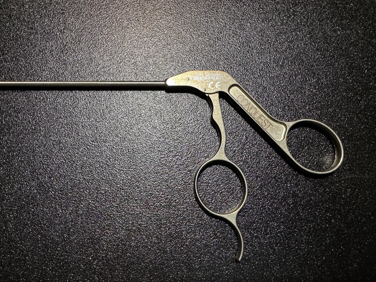 Handle photo of Stryker Conquest 300-034-401 Arthroscopic Left Rotary Punch, 90°, 3.4mm