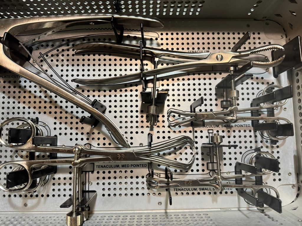 Wright Medical 49540001 EVOLVE EPS Elbow Plating System