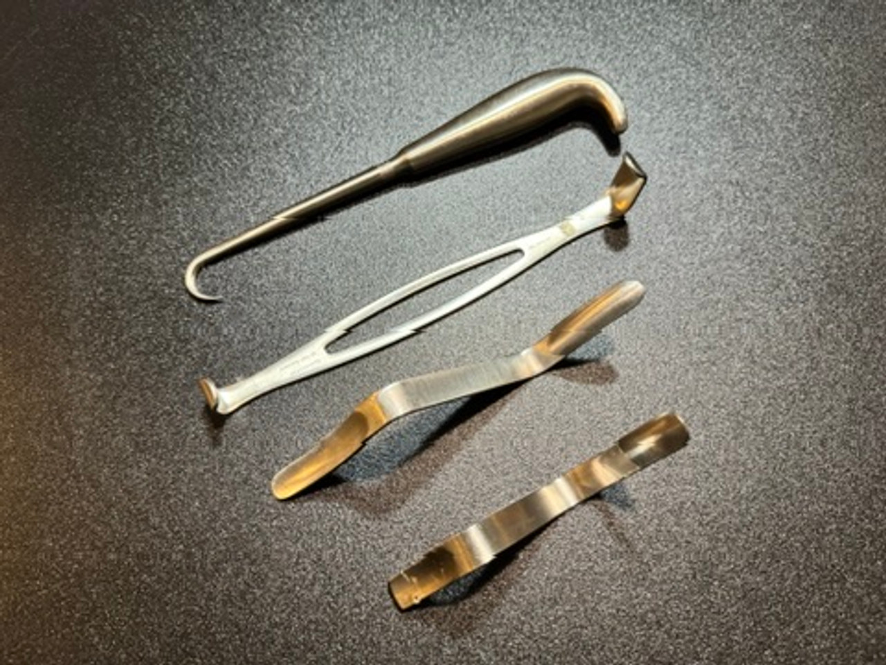 Knee retractor photo of Symmetry Orthopedic Large Bone Instrument Set