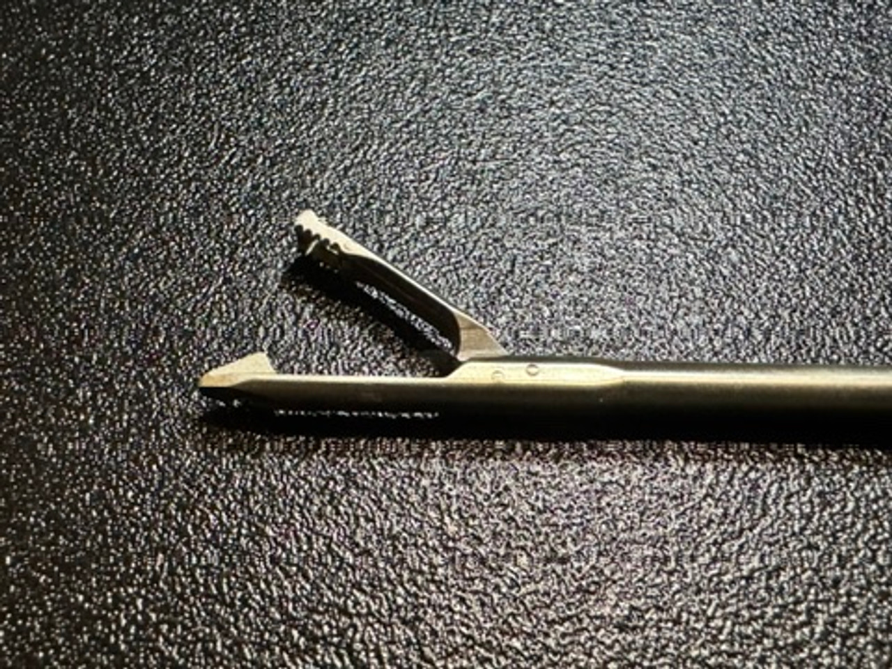 Jaw photo of Arthrex AR-13999MF FastPass Scorpion SL Suture Passer