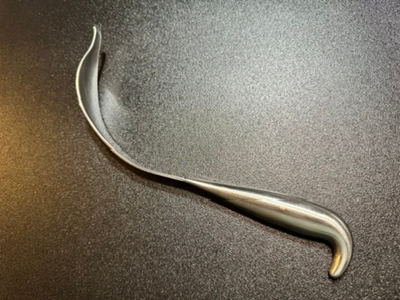 Side photo of V. Mueller OS4142 Aufranc Cobra Retractor, Pointed Tip