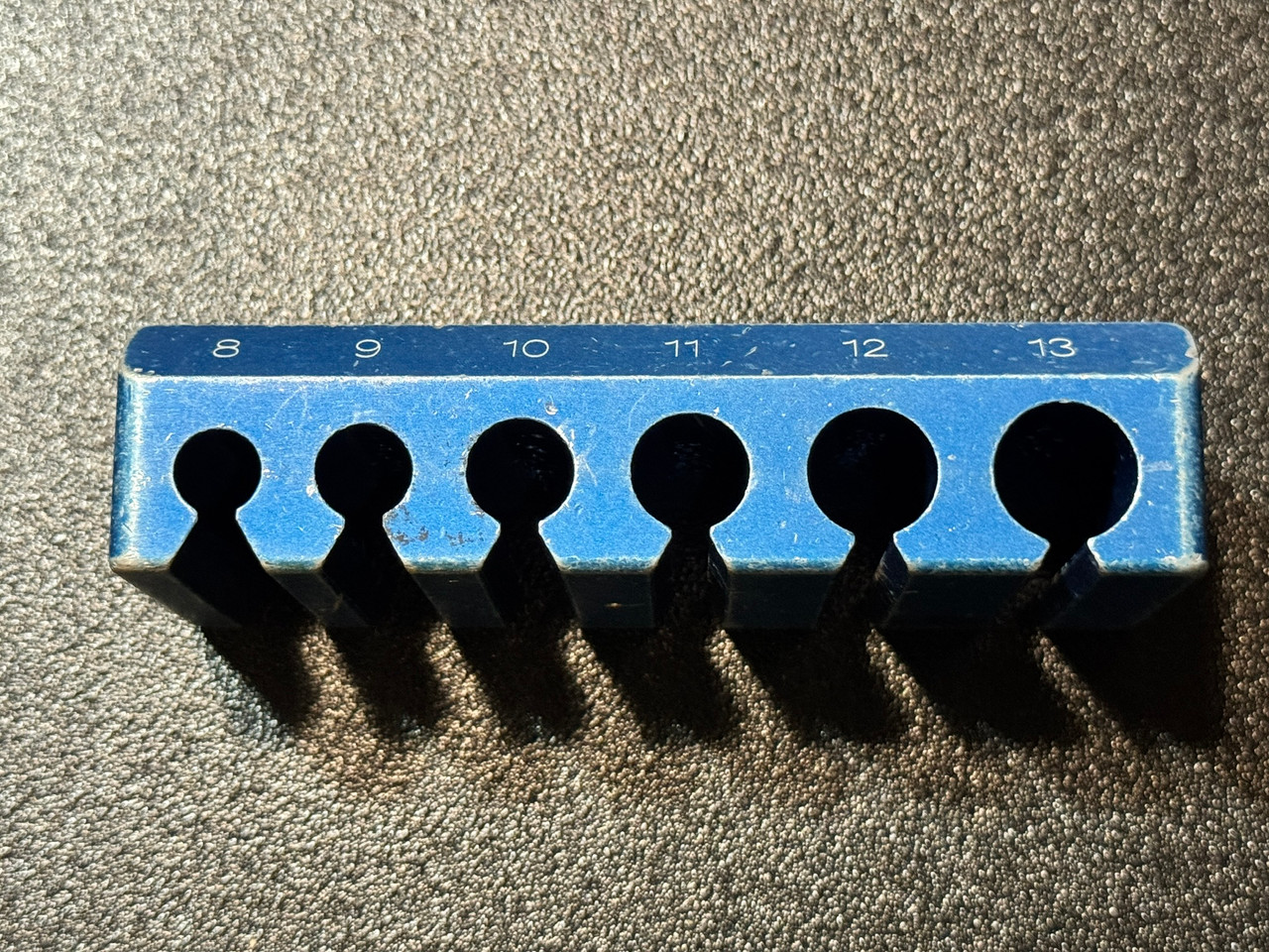 Hole photo of Arthrex AR-1889 Graft Sizing Block Hole photo of Arthrex AR-1889 Graft Sizing Block