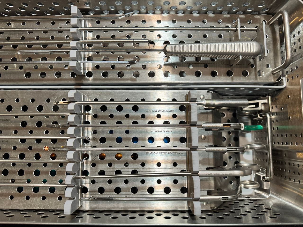 Right photo of Smith & Nephew 72202503 ELITE PREMIUM II Shoulder Arthroscopy System Right photo of Smith & Nephew 72202503 ELITE PREMIUM II Shoulder Arthroscopy System