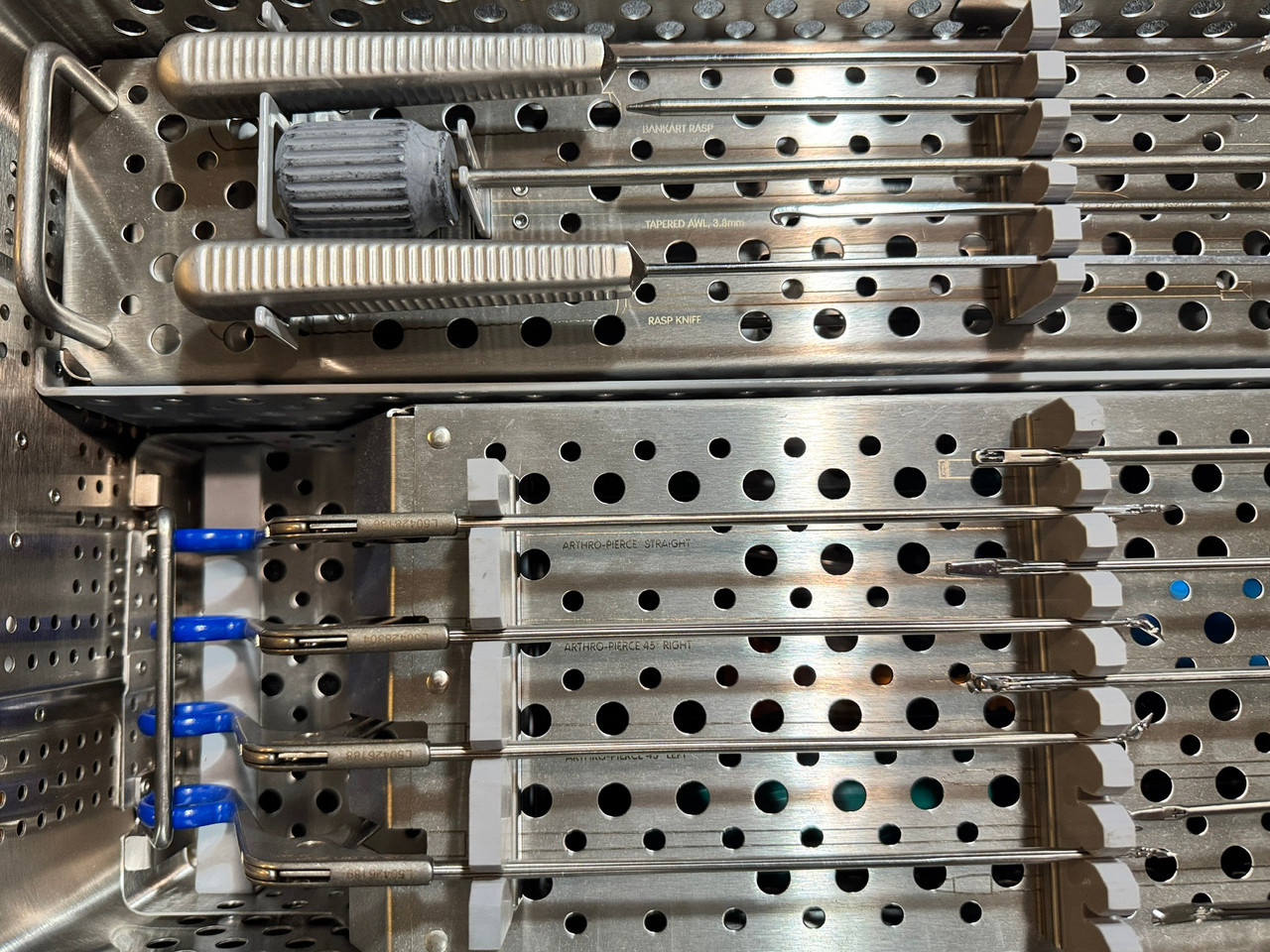 Left photo of Smith & Nephew 72202503 ELITE PREMIUM II Shoulder Arthroscopy System Left photo of Smith & Nephew 72202503 ELITE PREMIUM II Shoulder Arthroscopy System