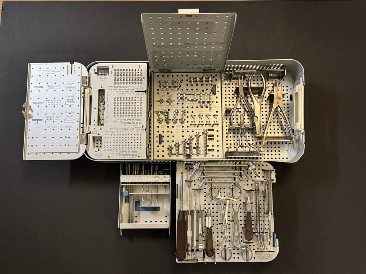 Spread photo of Zimmer 4801-15 Mini Fragment Implant and Instrument Set