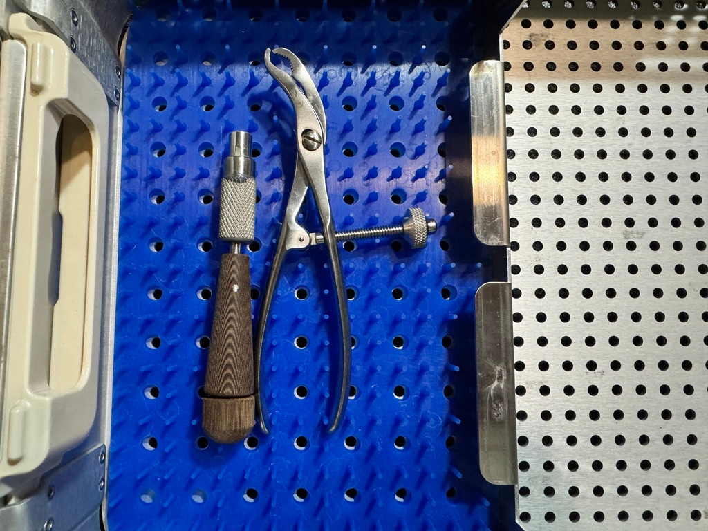 Zimmer 4801-15 Mini Fragment Implant and Instrument Set