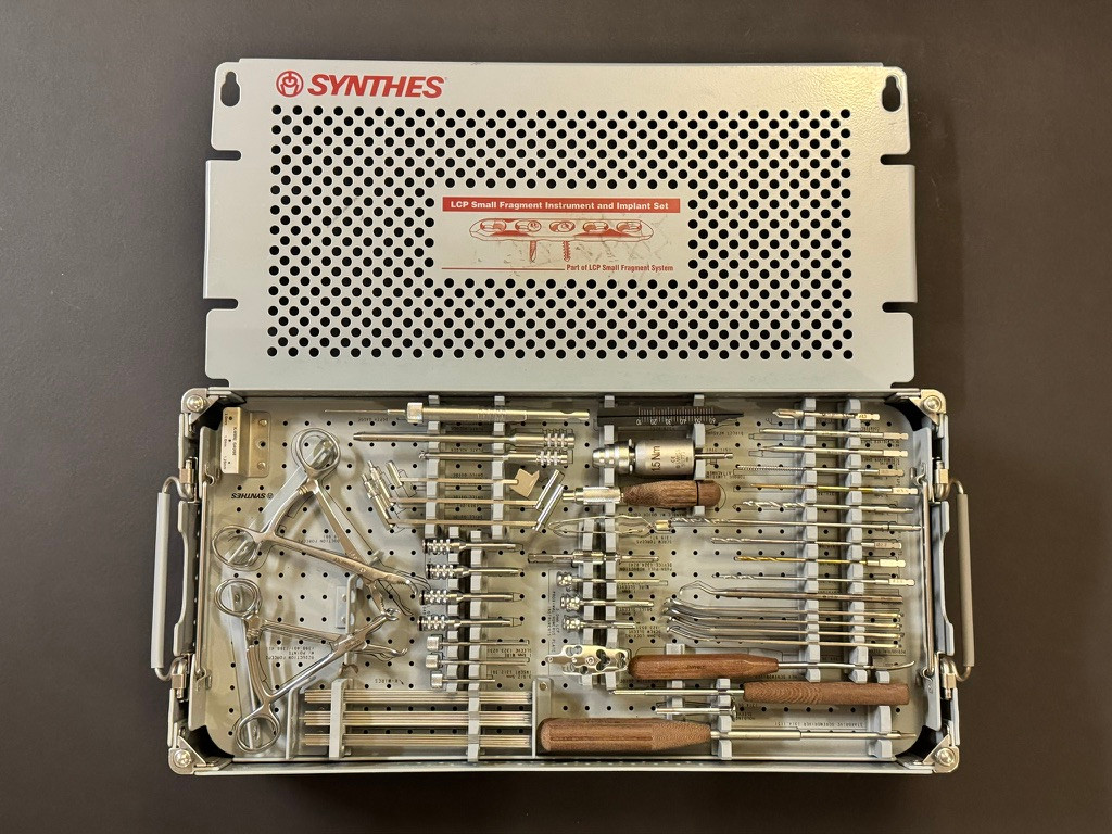 Synthes 105.434 LCP Locking Small Fragment Instrument and Implant Set