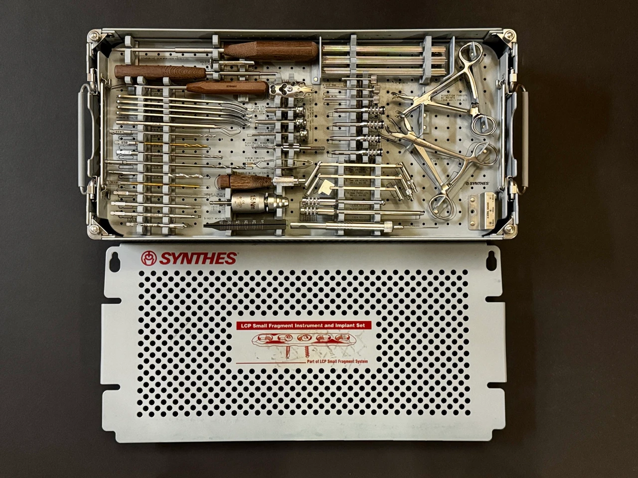 Top open photo of Synthes 105.434 LCP Locking Small Fragment Instrument and Implant Set