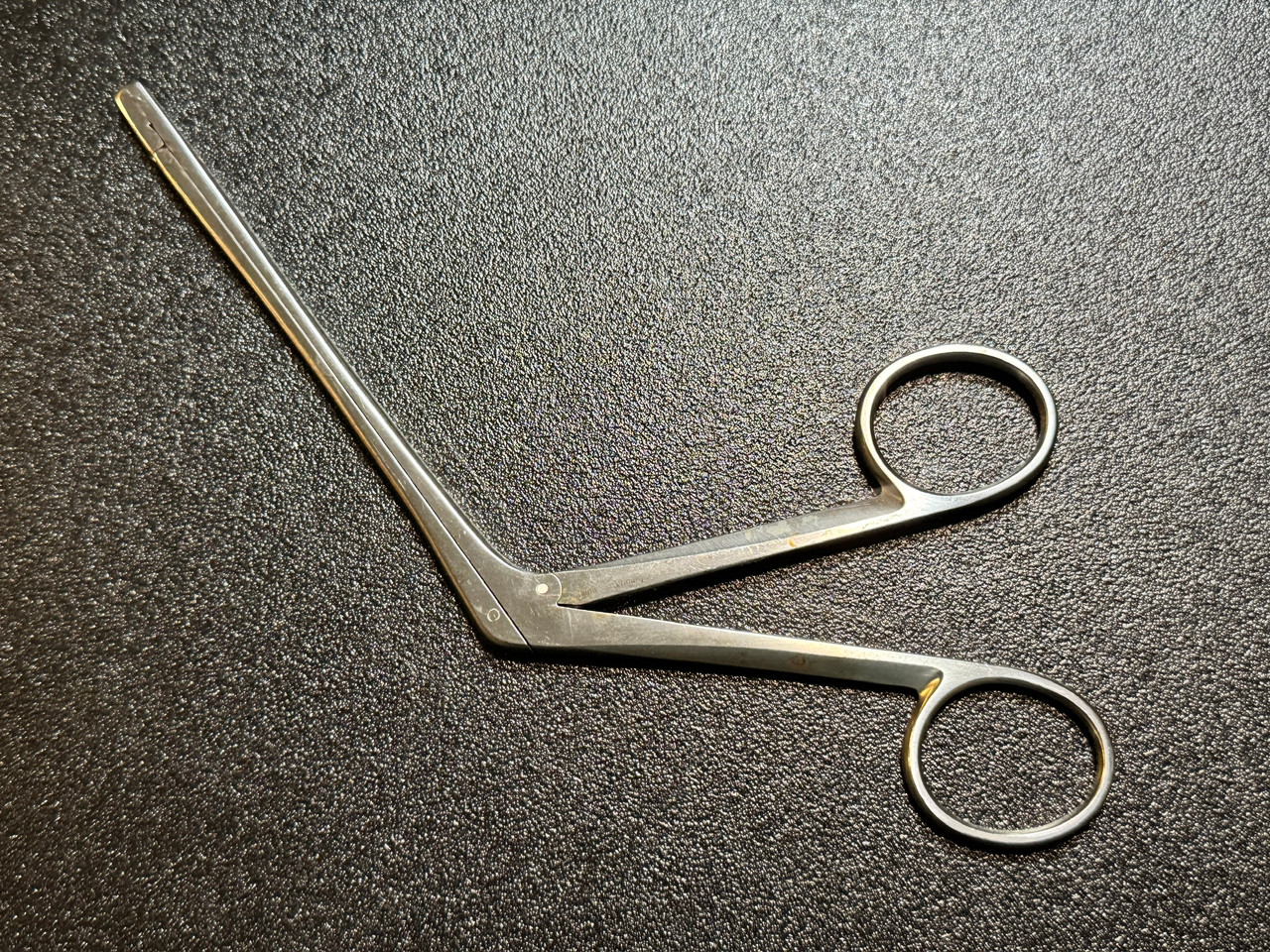 Handle photo of Symmetry 57-2204 Spurling Kerrison Rongeur, STR, 4 x 10mm, 5" Handle photo of Symmetry 57-2204 Spurling Kerrison Rongeur, STR, 4 x 10mm, 5"