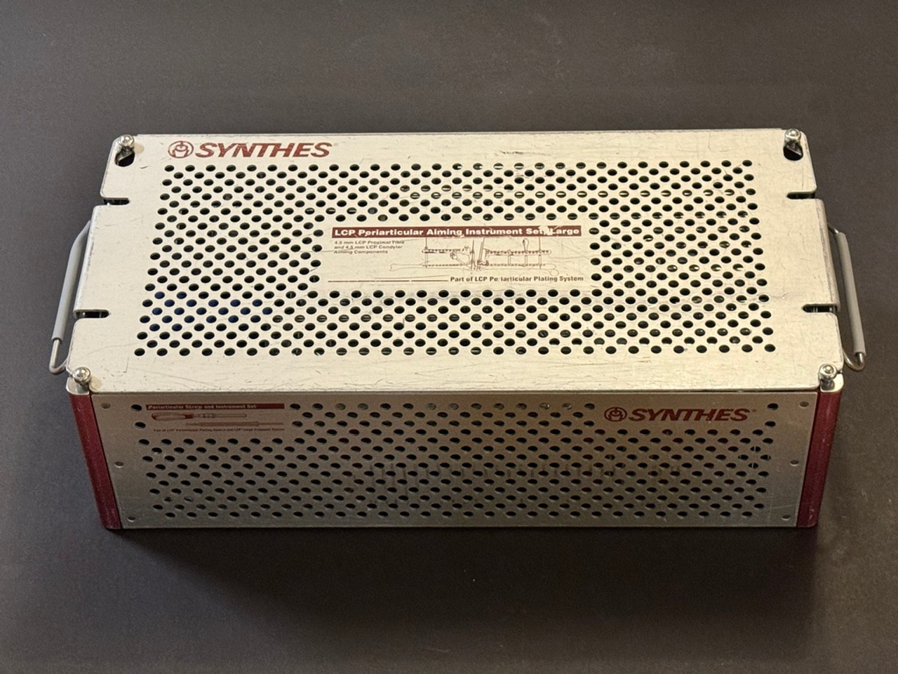 Case photo of Synthes 105.210 LCP Periarticular Screw and Instrument Set Case photo of Synthes 105.210 LCP Periarticular Screw and Instrument Set