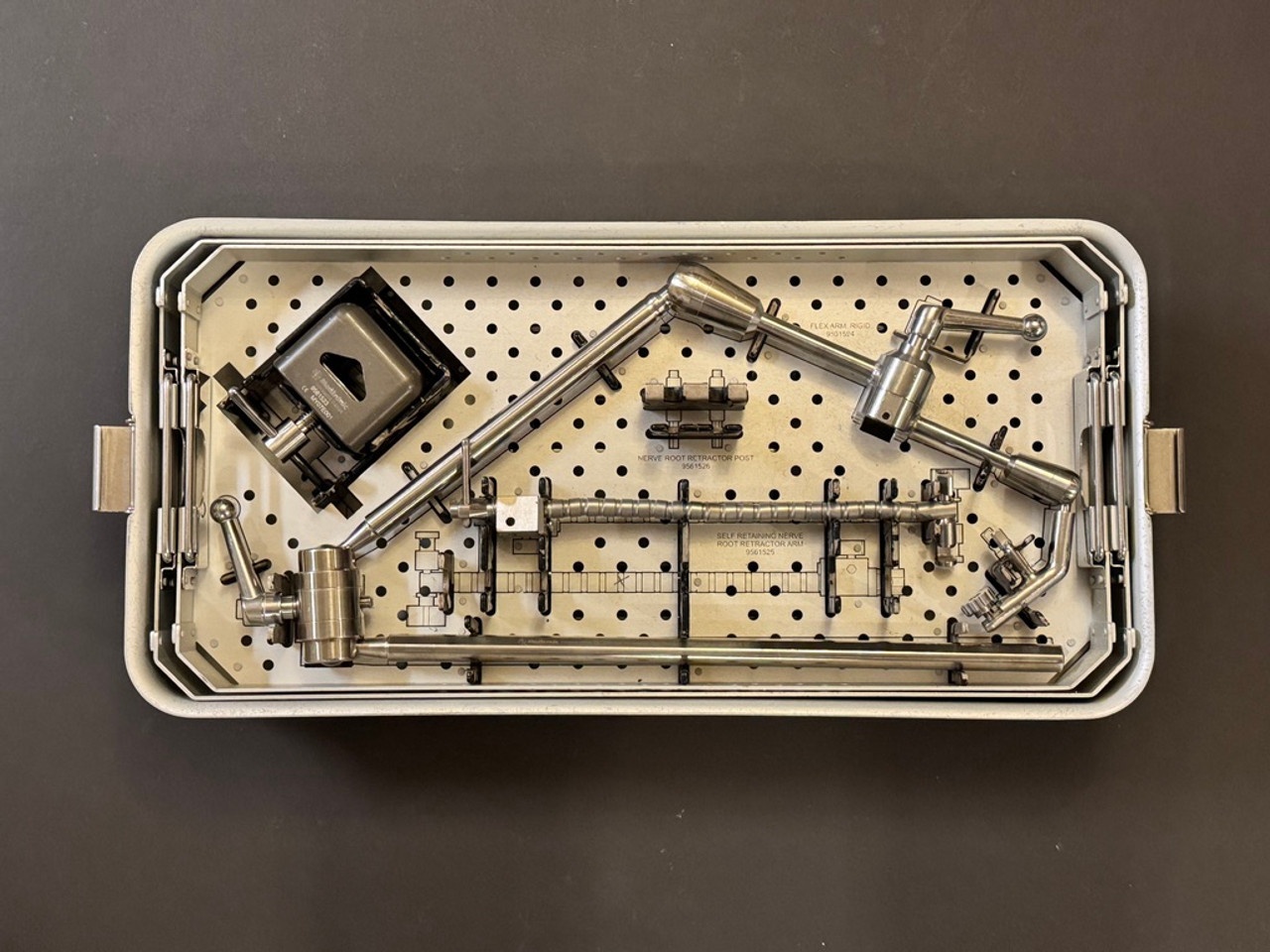 Top photo of Metronic 9569530 METRx II Tubular Retractor Flexible Arm & Dilator Set