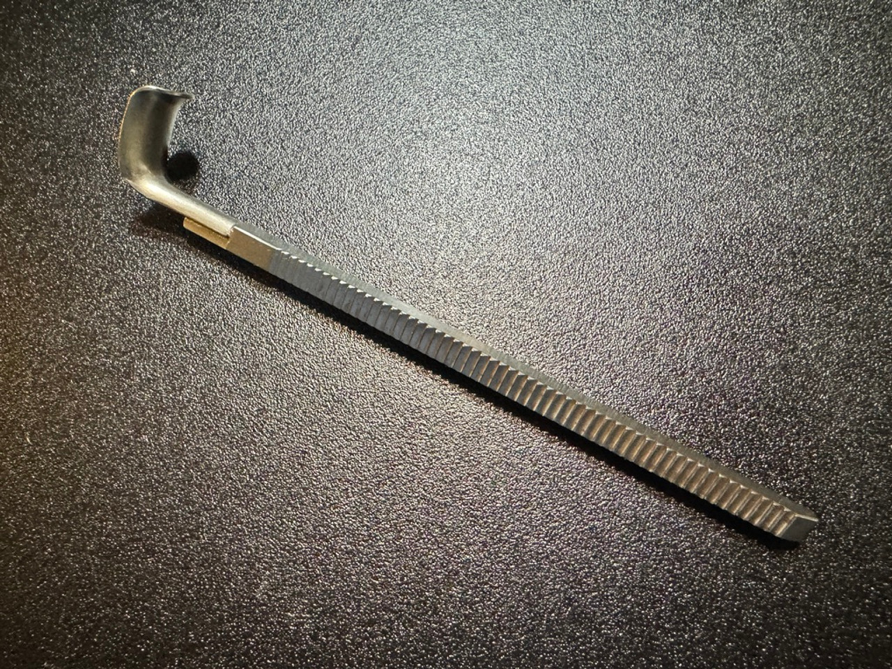 Side photo of Codman 50-4597 Bookwalter Retractor Richardson Blade ¾" X 1"