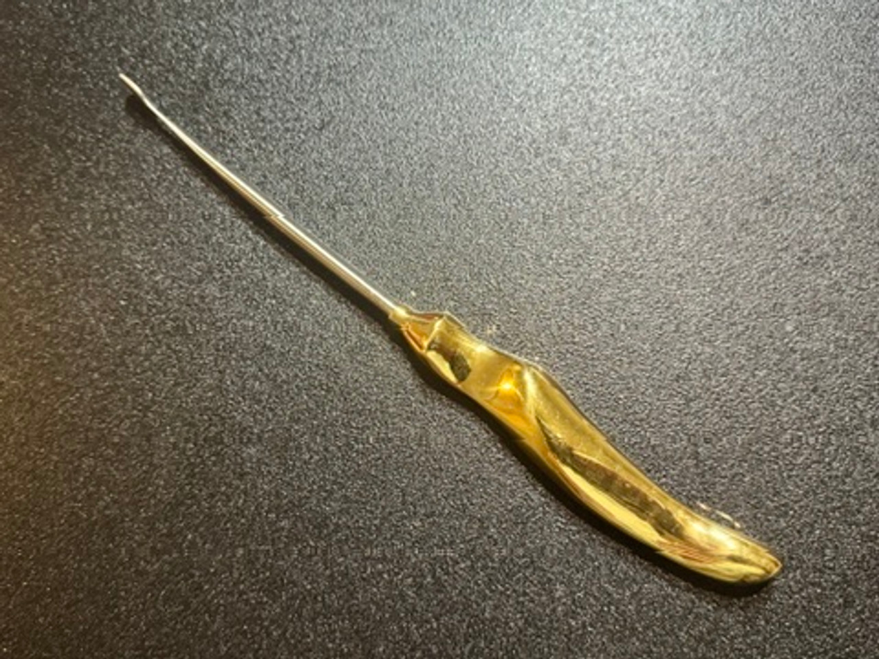 Handle photo of Black & Black B65077 Ramirez #4 EndoPlastic T Dissector