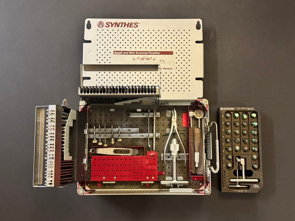 Photo of Synthes 115.755 Small & Mini External Fixator Set w/ K-Wire Module