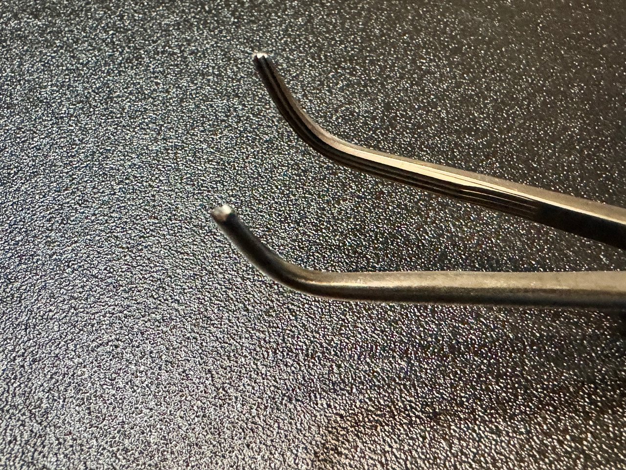 Jaw photo of Jarit 305-370 Lahey Thoracic Forceps, Full CVD, 9"